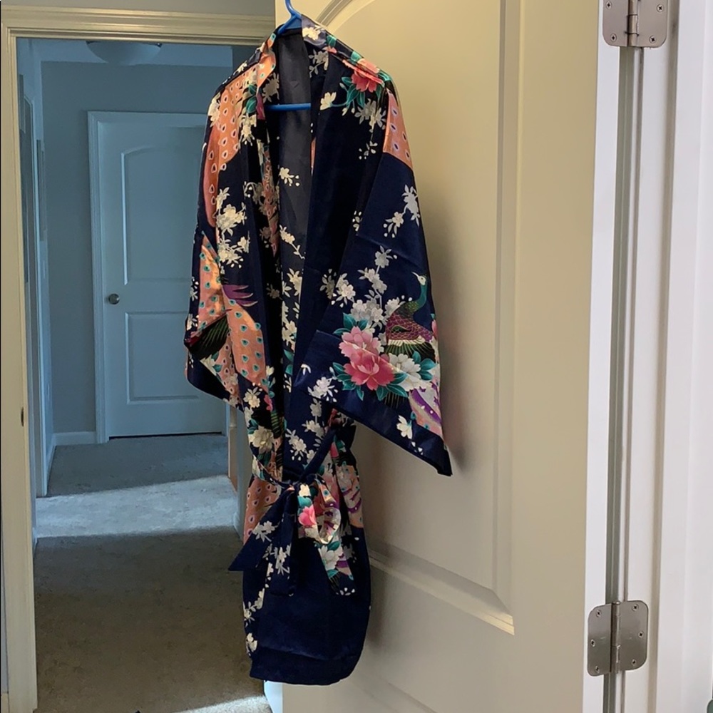 Women’s one sized silky robe